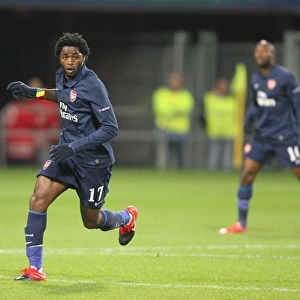 Alex Song: A Force to Reckon With in Arsenal's 1:1 Battle at AZ Alkmaar, UEFA Champions League, 2009