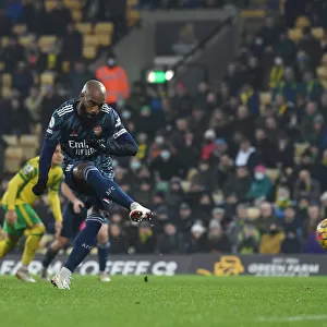 Alexandre Lacazette Scores Decisive Penalty: Arsenal Secure Victory over Norwich City (Premier League 2021-22)
