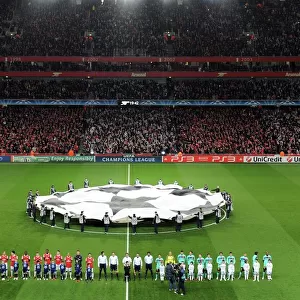 The Arsenal and Barcelona teams line up before the match. Arsenal 2: 1 Barcelona
