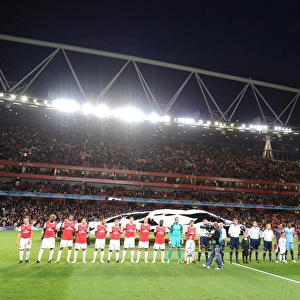 The Arsenal and Braga teams line up before the match. Arsenal 6: 0 SC Braga