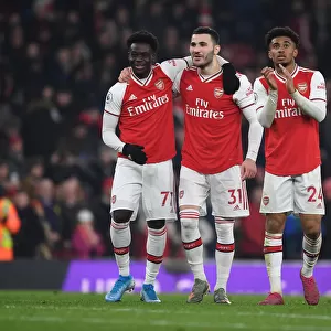 Arsenal Celebrate Hard-Fought Victory Over Manchester United in Premier League Showdown