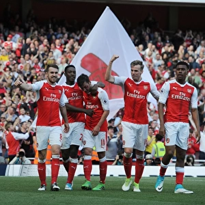 Arsenal Celebrate: Ramsey, Ozil, Welbeck, Holding, Iwobi