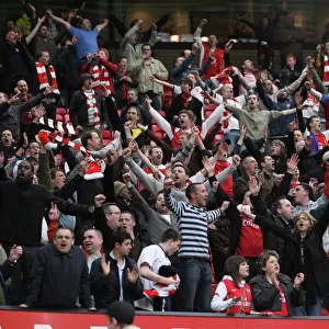 Arsenal Fans Unyielding Spirit: 25-Minute Standing Ovation After 2-1 Loss to Manchester United, 2008