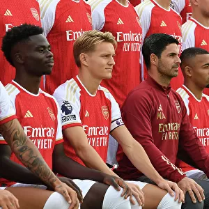 Arsenal FC 2023-24: Unity and Determination - The Team's Unified Front