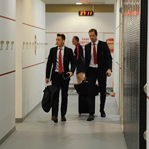 Arsenal FC: Ozil and Cech in Deep Focus - Arsenal Changing Room before Arsenal vs Everton (2015/16)