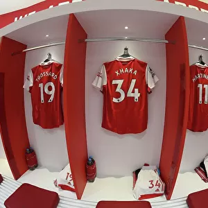 Arsenal FC: Pre-Match Uniforms of Torsdahl, Xhaka, and Martinelli vs. Everton FC (2022-23)