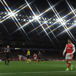 Arsenal FC vs. FC Bayern Munich: Alexis Sanchez in Action during the Intense UCL Showdown at Emirates Stadium