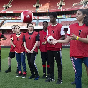 Arsenal Football Club 2022: 109 Players Battle for Ball Squad Spotlight