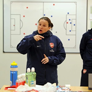 Arsenal Ladies: Manager Laura Harvey and Assistant Rihanne Skinner Strategize Ahead of Chelsea Showdown