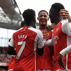 Arsenal Soar Ahead: Saka's Stunner Gives Gunners 2-0 Lead vs. Nottingham Forest (2023-24)