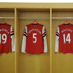Arsenal Squad Pre-Match: Santi Cazorla, Thomas Vermaelen, Theo Walcott, and Jack Wilshere
