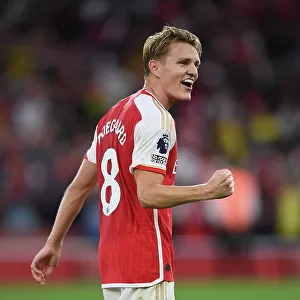 Arsenal Triumphs Over Manchester City: Martin Odegaard Leads Epic Victory Celebration at Emirates Stadium (2023-24)