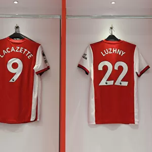 Arsenal 2021-22 Collection: Arsenal v Leicester City 2021-22