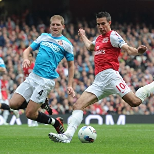 Season 2011-12 Framed Print Collection: Arsenal v Sunderland 2011-12
