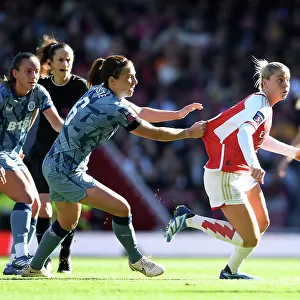 Arsenal vs Aston Villa: Russo vs Corsie Clash in Barclays Women's Super League