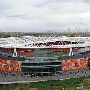 Arsenal vs. Queens Park Rangers: 2012-13 Premier League Clash at Emirates Stadium