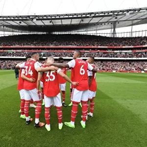 Arsenal vs. Tottenham: Pre-Match Huddle in the Premier League, London 2022