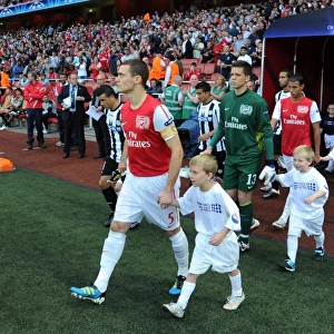 Arsenal vs Udinese: Thomas Vermaelen Leads Out The Gunners In UEFA Champions League Play-Off, 2011