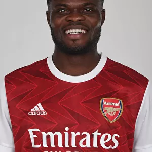 Arsenal Welcomes New Signing Thomas Partey at 2020-21 First Team Photocall