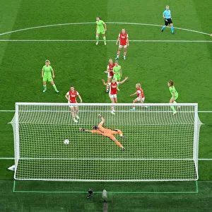 Arsenal Women Framed Print Collection: Arsenal Women v VfL Wolfsburg 2021-22