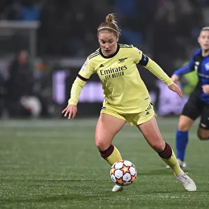 Arsenal WFC's Kim Little Battles for Victory in UEFA Women's Champions League Clash against HB Koge