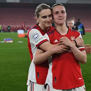 Arsenal Women Celebrate Quarterfinal Victory: Miedema and Wubben-Moy's Embrace of Triumph