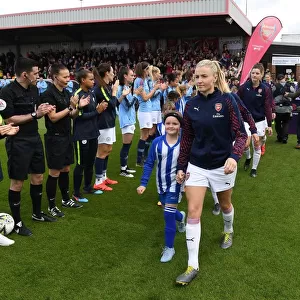 Arsenal Women Receive Guard of Honor from Manchester City Women Ahead of WSL Match