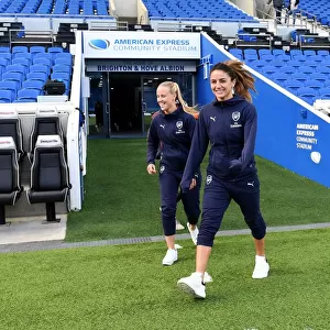 Arsenal Women: Van de Donk and Mead Prepare for Kick-off Against Brighton & Hove Albion