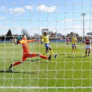 Arsenal Women's Empty-Stadium Victory: Jordan Nobbs Scores Second Goal vs. Brighton