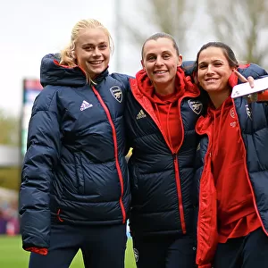 Arsenal Women's Squad Prepares for Match against Brighton & Hove Albion in Barclays WSL (2023-24)