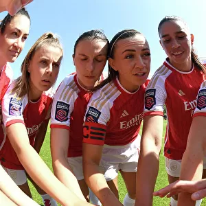 Arsenal Women's Team: Katie McCabe Rallies Players Before Arsenal vs. Aston Villa (2022-23)