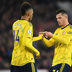 Arsenal: Xhaka Passes Captaincy to Aubameyang vs Sheffield United (2019-20)