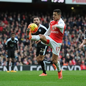 Arsenal's Alexis Sanchez in Action: Arsenal vs. Leicester City, Premier League 2015-16