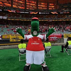 Arsenal's Gunnersaurus at the Europa League Final against Chelsea, Baku 2019