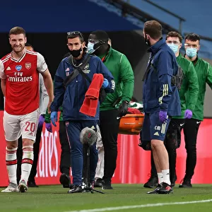 Arsenal's Injured Mustafi Exits FA Cup Semi-Final Against Manchester City