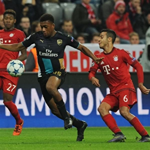 Arsenal's Iwobi Overpowers Thiago in Champions League Clash