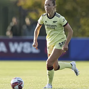 Arsenal's Lia Walti in Action during FA WSL Match against Everton Women