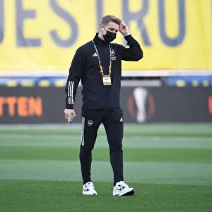 Arsenal's Martin Odegaard Prepares for UEFA Europa League Semi-Final Against Villarreal Amidst Empty Stands