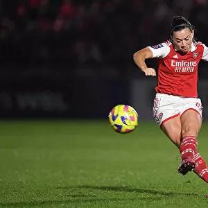 Arsenal's McCabe Dazzles: Unforgettable Display in FA Women's Super League Clash Against Reading
