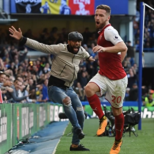 Arsenal's Mustafi Scores Controversial Goal Amidst Invading Fan (Chelsea v Arsenal 2017-18)