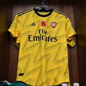 Arsenal's Poppy-Emblazoned Jerseys Before Leicester City Clash (2019-20 Premier League)