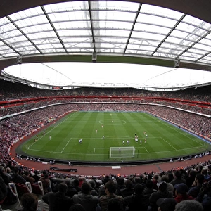 Arsenal's Triumph: 3-0 Victory Over Tottenham Hotspur at Emirables Stadium (2006)
