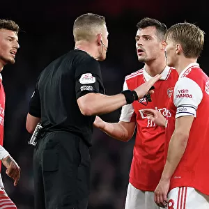 Arsenal's Xhaka, White, and Odegaard Discuss Calls with Referee During Arsenal v Chelsea Match (2022-23)