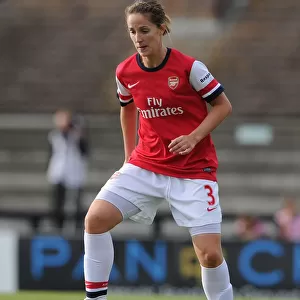 Arsenal's Yvonne Tracy in Action against Barcelona (UEFA Women's Champions League 2012-13)