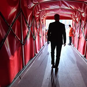 Arsene Wenger and Arsenal Face Off Against Atletico Madrid in Europa League Semi-Final Showdown