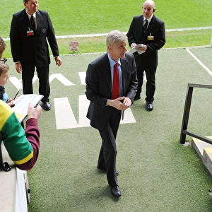 Arsene Wenger's Intense Pre-Match Focus (2013-14) at Norwich City