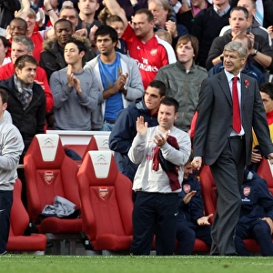 Arsene Wenger's Triumph: Arsenal's 3-0 Victory Over Tottenham Hotspur (2009) - Barclays Premier League