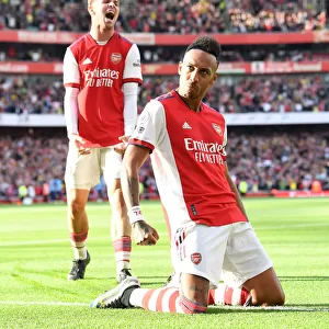 Aubameyang Scores Brace: Arsenal Tops Tottenham in Premier League Clash (2021-22)