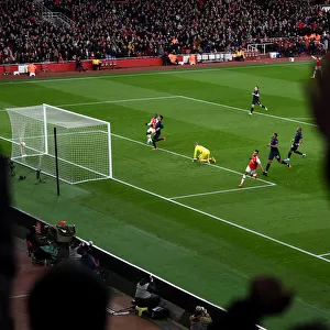 Aubameyang Scores His Second Goal: Arsenal's Victory Against Everton in the 2019-20 Premier League