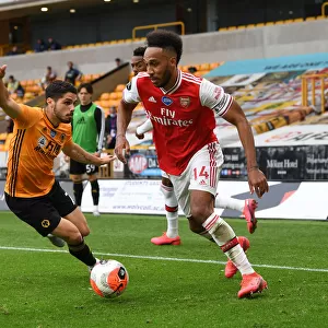 Aubameyang vs Neto: Intense Battle in Wolverhampton Wanderers vs Arsenal FC Premier League Clash